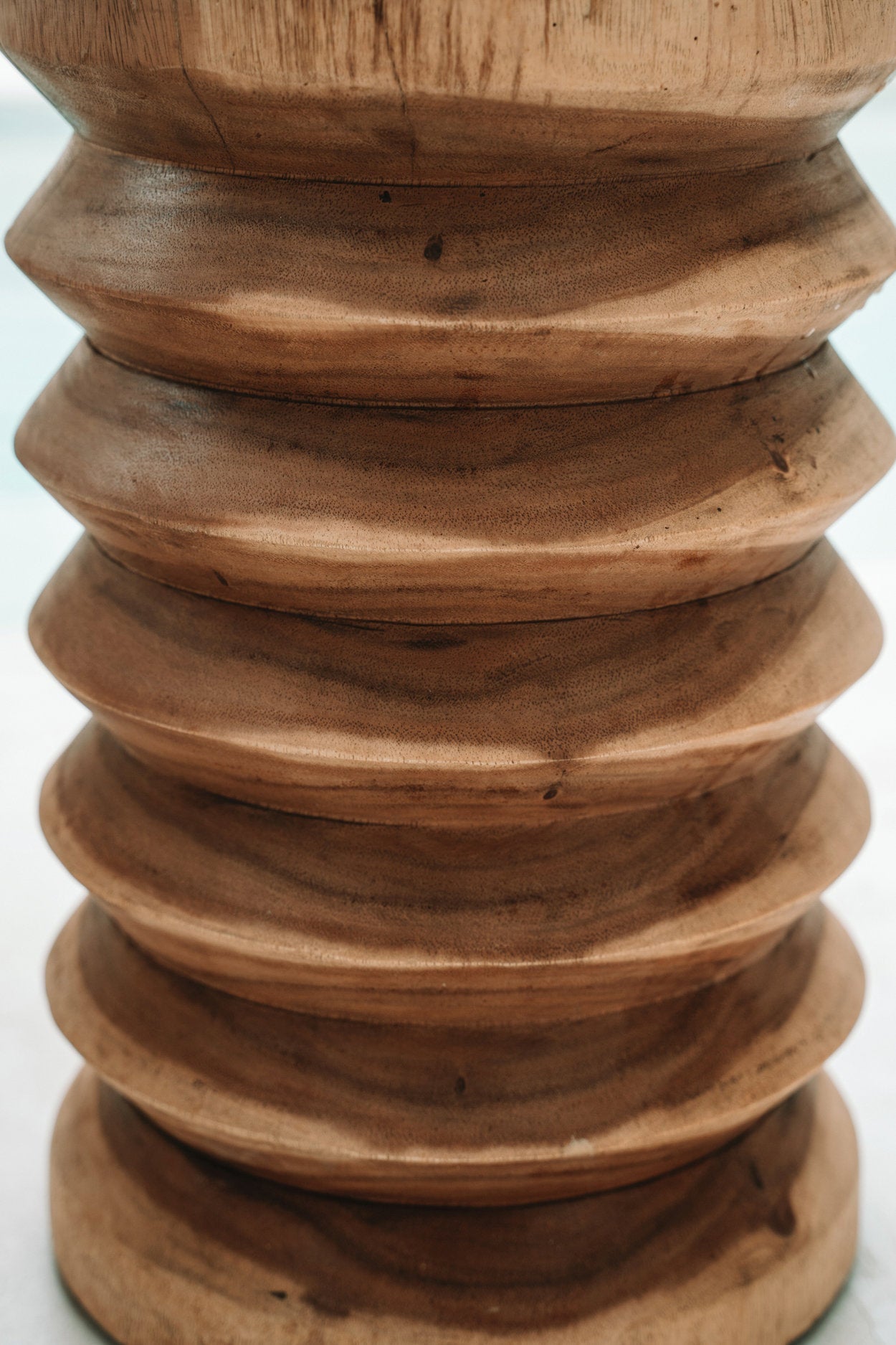 Hocker aus massivem Suar-Holz Natur 45 cm