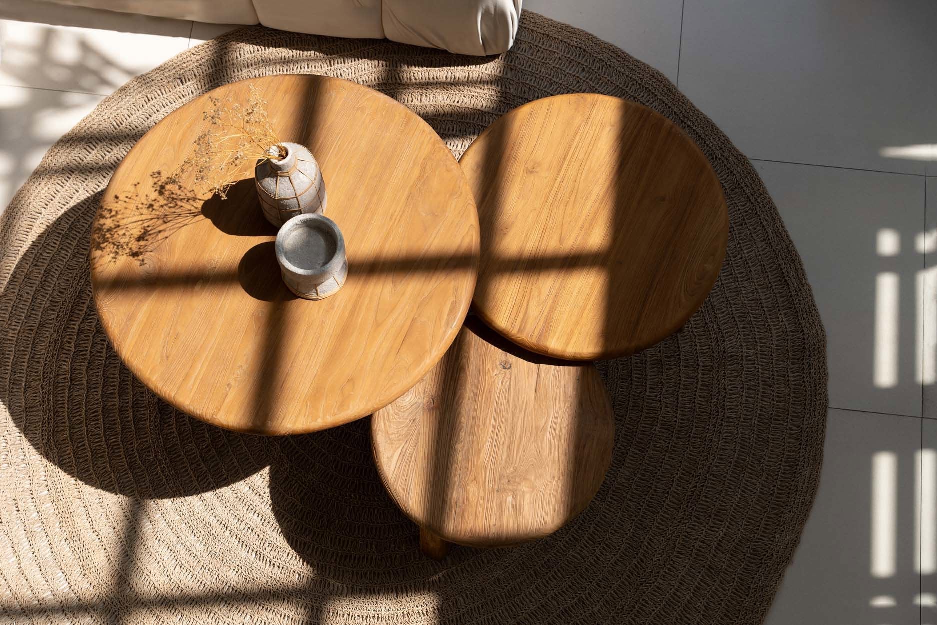 Runder Couchtisch aus recyceltem Teakholz Natur fürs Wohnzimmer – Ø60 cm