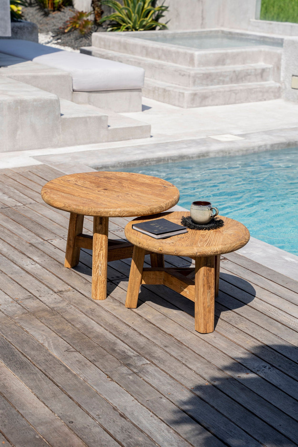 Runder Couchtisch aus recyceltem Teakholz Natur fürs Wohnzimmer – Ø60 cm