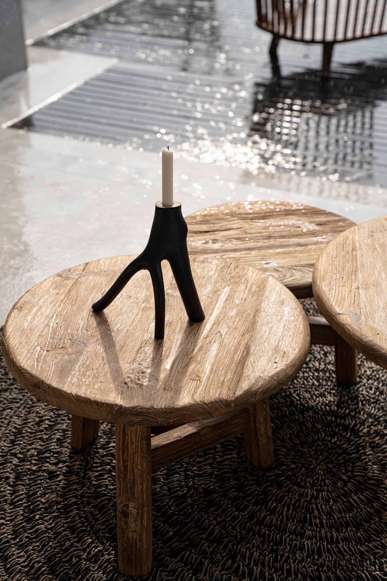 Runder Couchtisch aus recyceltem Teakholz Natur fürs Wohnzimmer – Ø60 cm