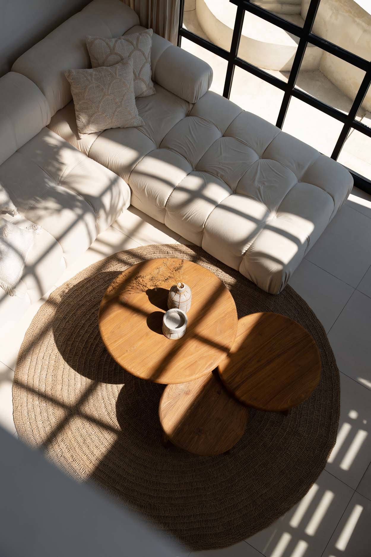 Runder Couchtisch aus recyceltem Teakholz Natur – Ø50 cm