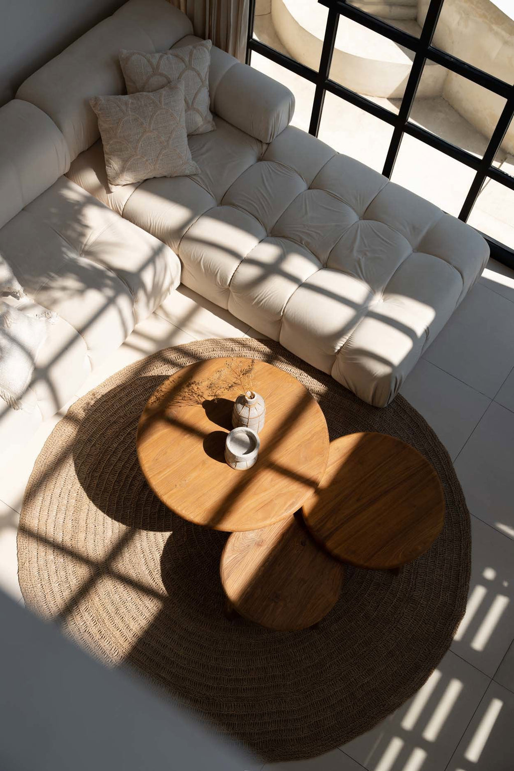 Runder Couchtisch aus recyceltem Teakholz Natur – Ø50 cm