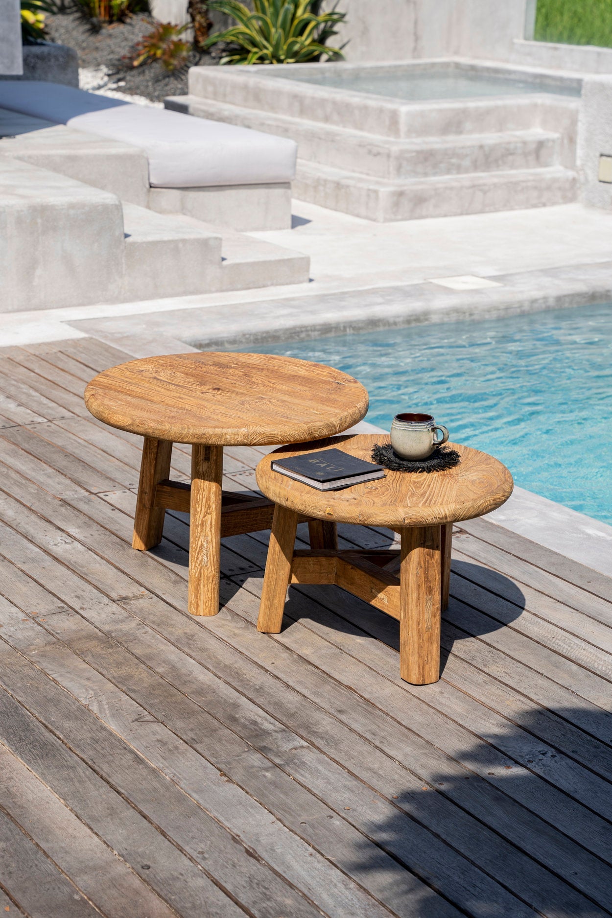 Runder Couchtisch aus recyceltem Teakholz Natur – Ø50 cm