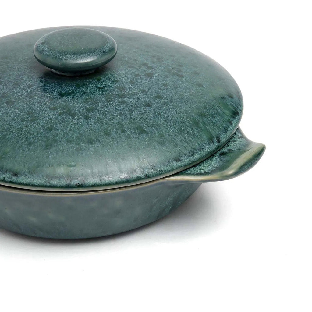 Ovaler Bräter aus glasiertem Steinzeug in Dunkelgrün mit Deckel – 25 cm