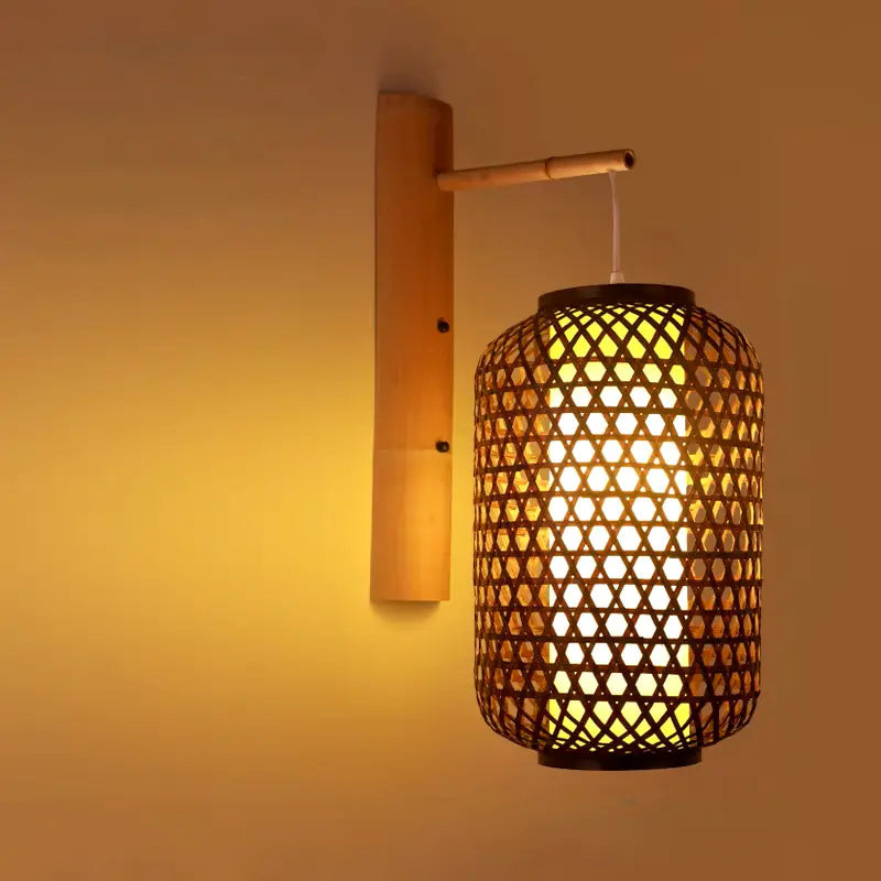 Wandleuchte aus geflochtenem Bambus