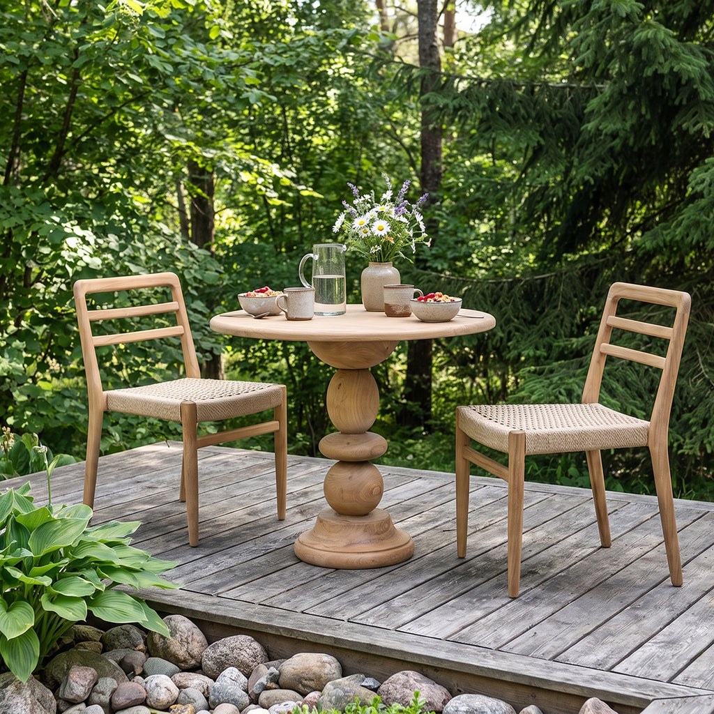 Gartenstuhl aus Teakholz mit Armlehnen und geflochtener Sitzfläche – 2er-Set