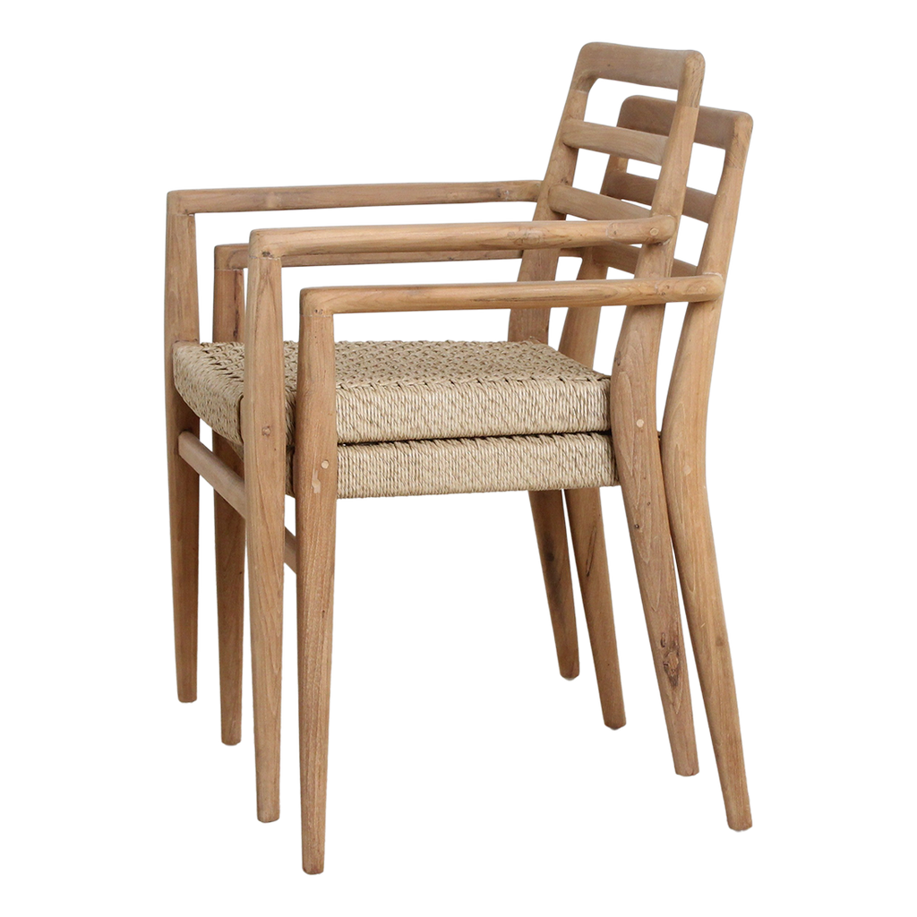 Gartenstuhl aus Teakholz mit Armlehnen und geflochtener Sitzfläche – 2er-Set