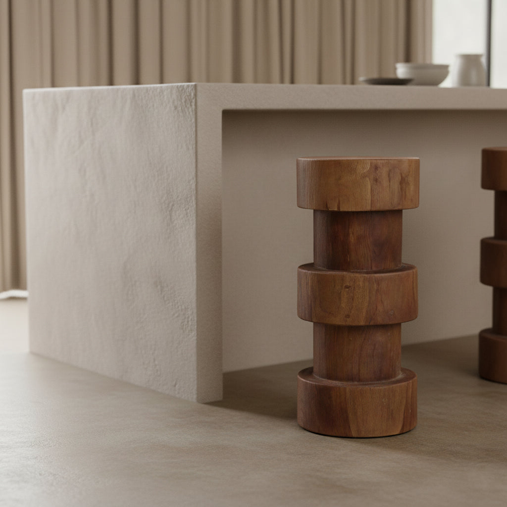 Tabouret en teck massif naturel forme totem pour bar ou salon – H65 cm