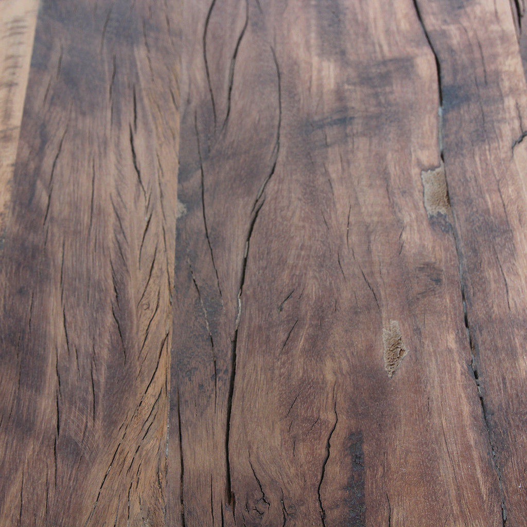 Beistelltisch aus recyceltem Holz in organischer Form, Naturbraun – 85x43 cm