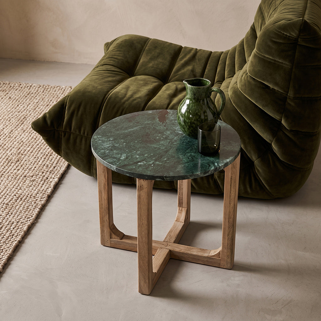 Runder Beistelltisch aus grünem Marmor und hellem Holz – Ø50 cm