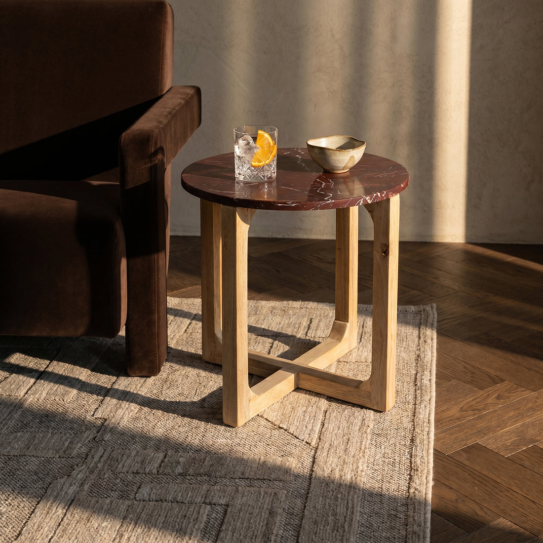 Beistelltisch aus rotem Marmor mit Mangoholz-Gestell – Ø50 cm