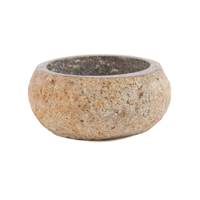 Dekoschale aus schwarzem Naturstein in roher Optik