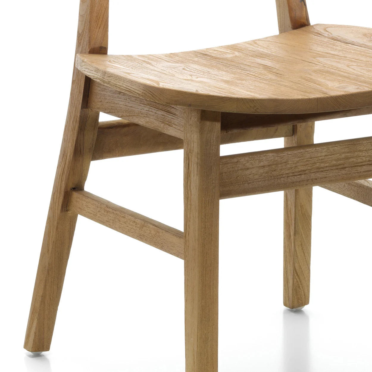 Chaise en bois clair avec dossier ovale en rotin ajouré