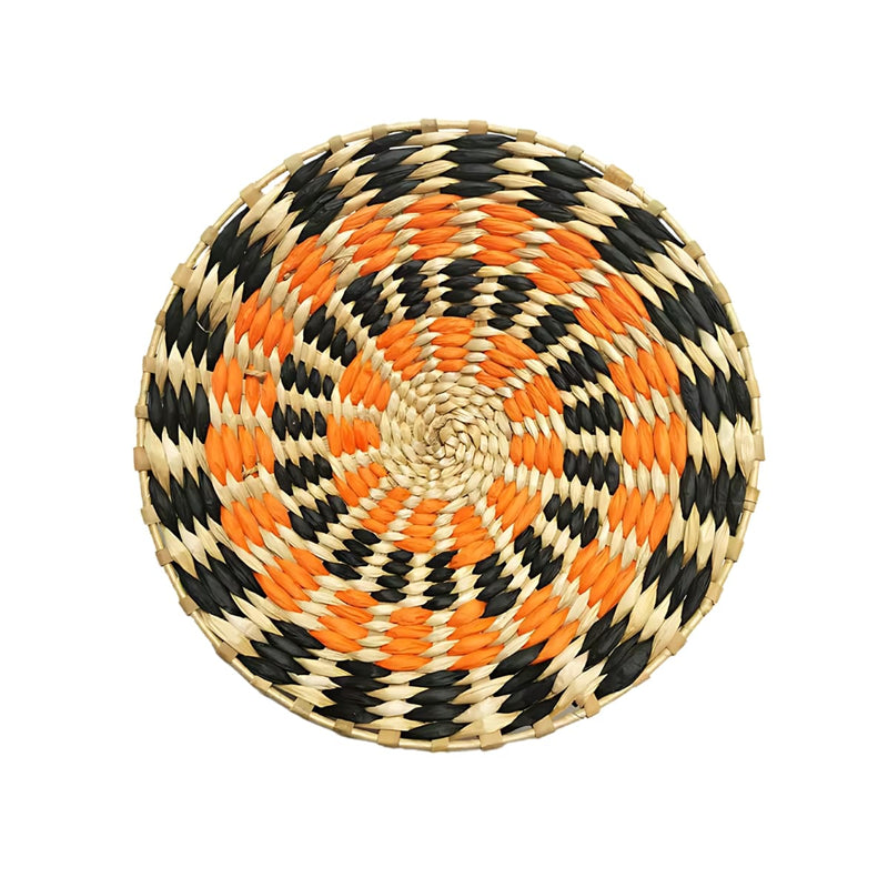 Wanddeko aus Rattan in Orange und Schwarz