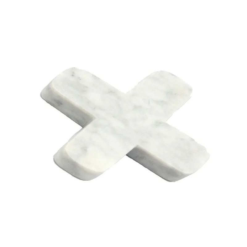 Topfuntersetzer aus weißem Marmor im minimalistischen Kreuz-Design