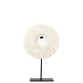 Disque décoratif en marbre crème sur socle métal noir, H35 cm