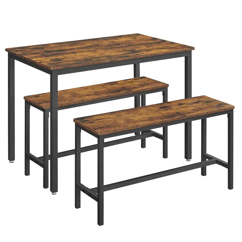 Set aus Tisch und Bänken aus Holz