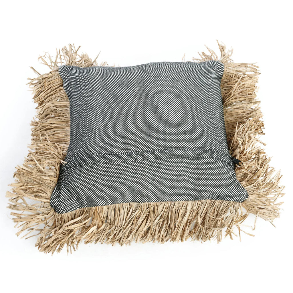 Housse de coussin coton noir naturel à franges en raphia - 40x40 cm