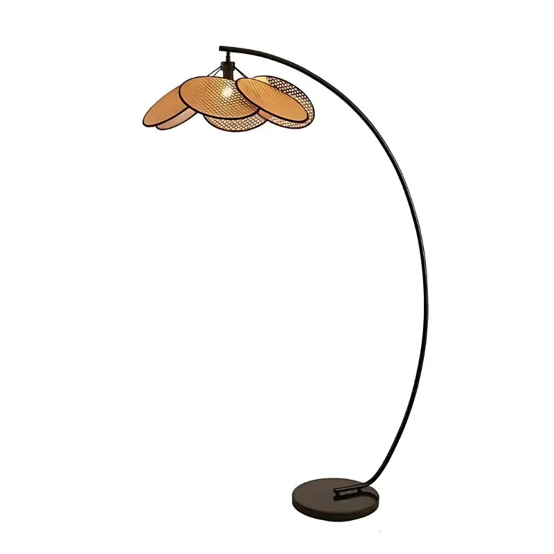 Stehlampe mit Lampenschirm aus Rattan