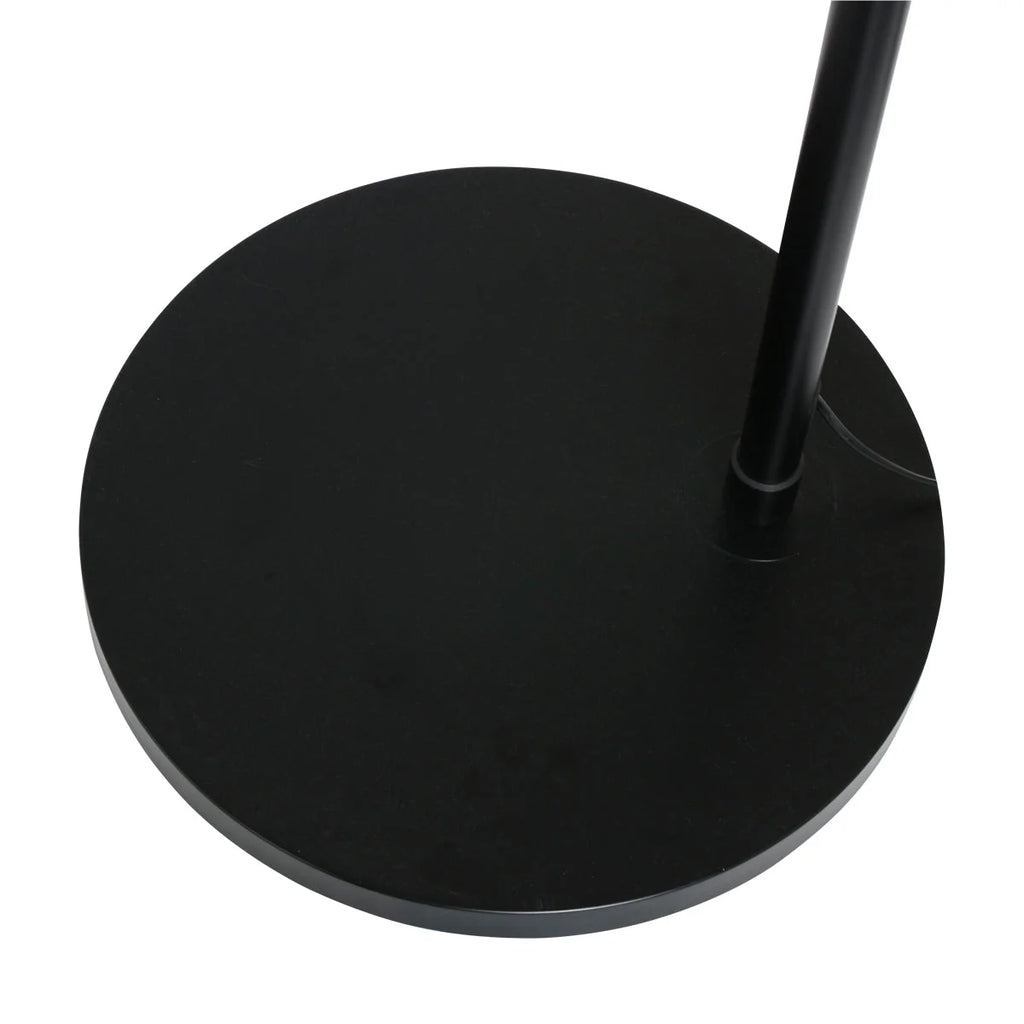 Base circulaire noire mate d’un lampadaire arc en métal H180 cm