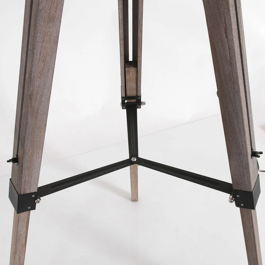 Base en bois de trépied avec supports métalliques noirs pour lampe sur pied