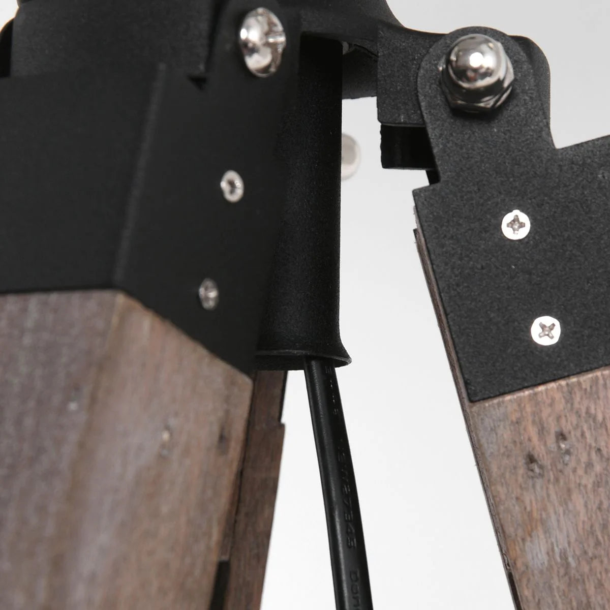 Base de lampe sur pied en bois et métal avec abat-jour tissu noir, hauteur 165 cm