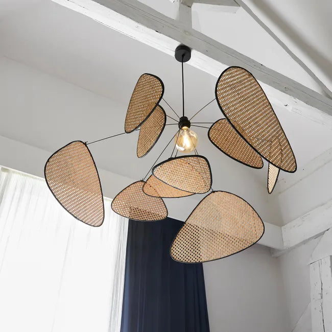 Lustre en rotin tressé naturel ASAKA – Forme feuilles d’Oxalis