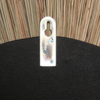 Anse clé en métal avec trois vis fixée sur tissu noir pour Miroir rond Alang Alang