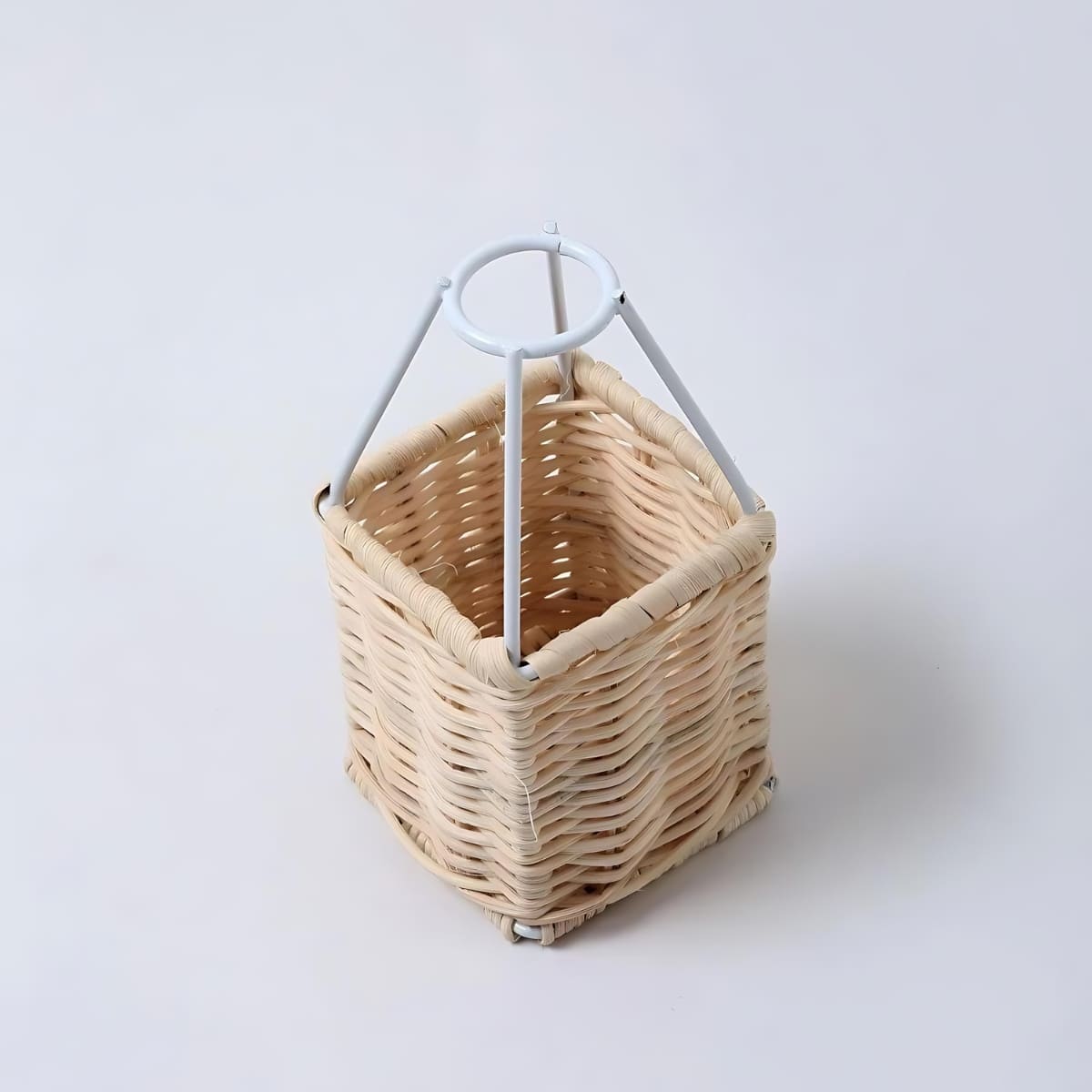 Montgolfière décorative en rotin panier