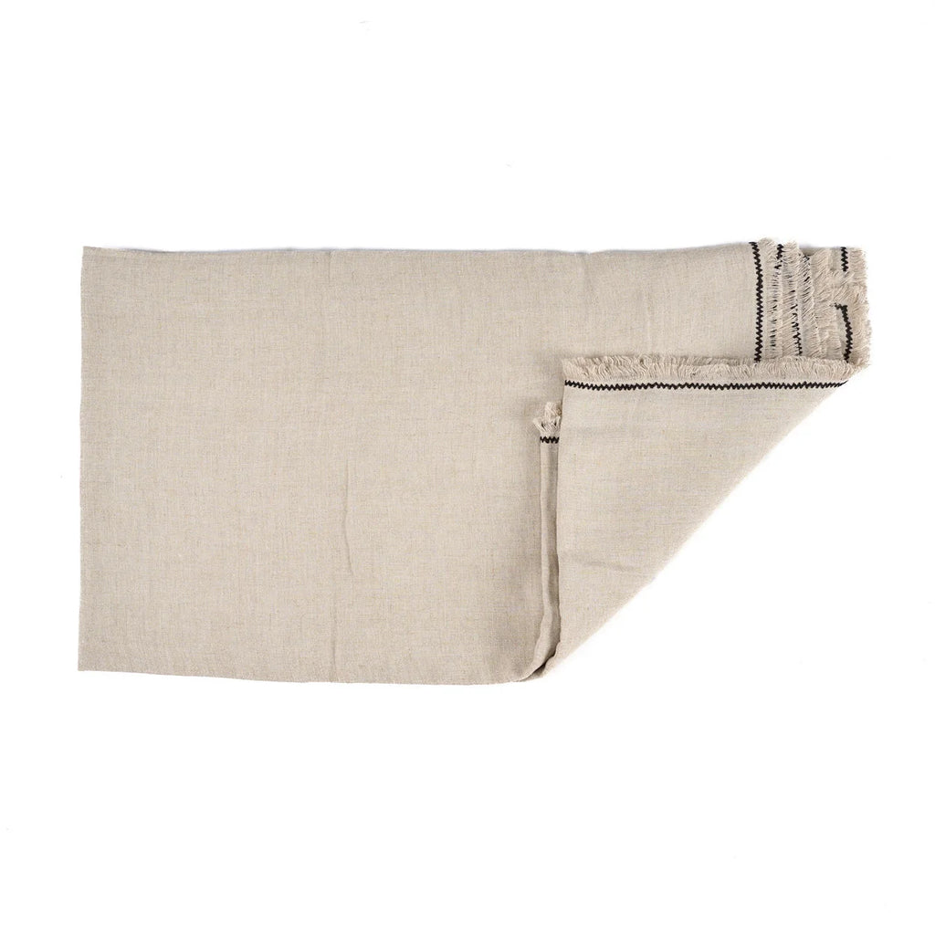 Nappe en lin beige rectangulaire avec franges et liseré noir, 150x250 cm