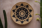 Panier mural rond en rotin motif étoile noire naturel – Ø90 cm