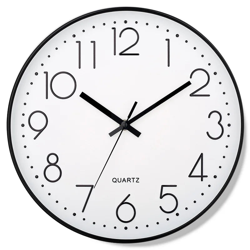 Kleine Design-Wanduhr