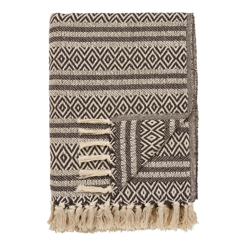 Decke aus recycelter Baumwolle mit Rautenmuster in Beige und Schwarz, mit Fransen