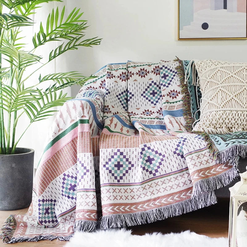 Buntes Plaid im Nordic-Stil