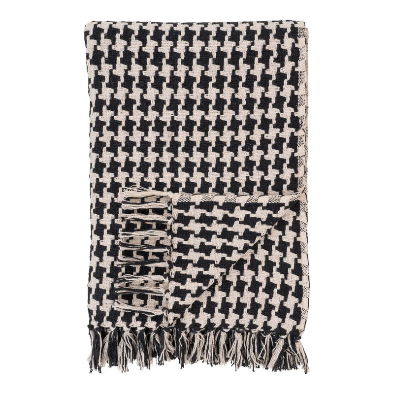 Gewebtes Plaid mit Hahnentritt-Muster in Schwarz und Beige mit Fransen fürs Sofa