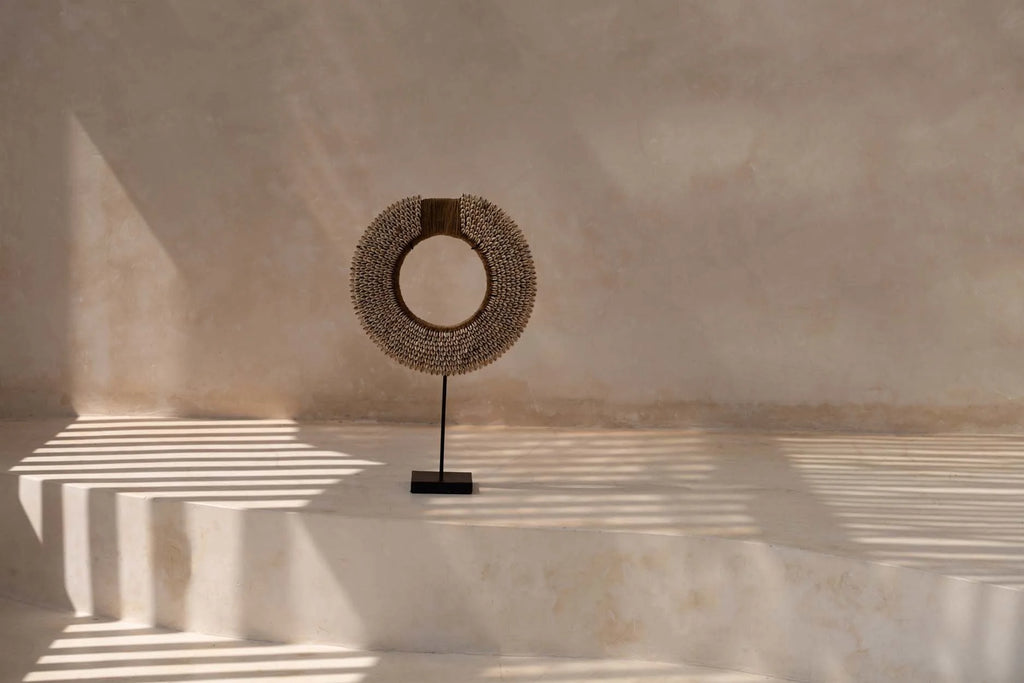 Sculpture murale en coquillage naturel sur socle 52 cm