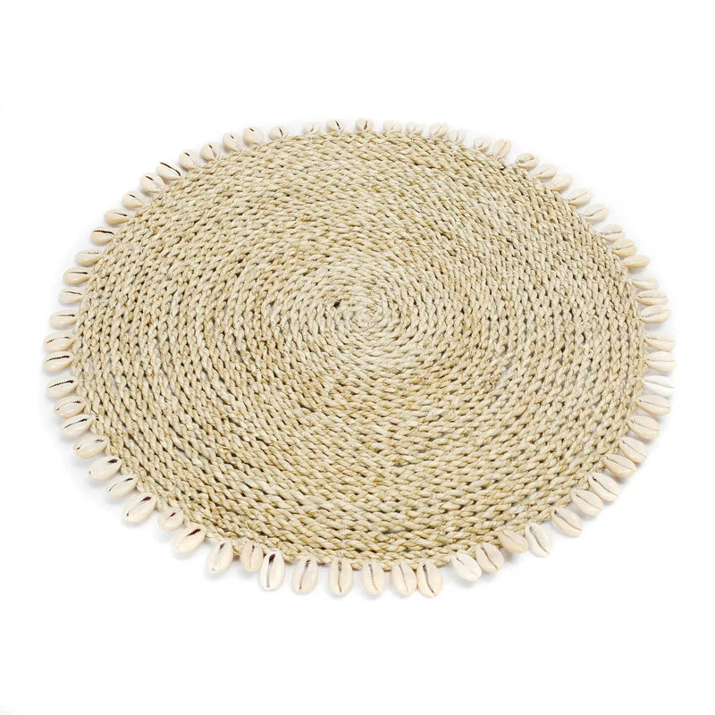 Rundes Platzset aus Seegras mit echten Muscheln