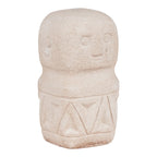 Statuette totem en céramique beige effet pierre avec visage gravé