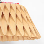 Abat-jour en bois géométrique naturel pour suspension design avec câble noir Ø46 cm
