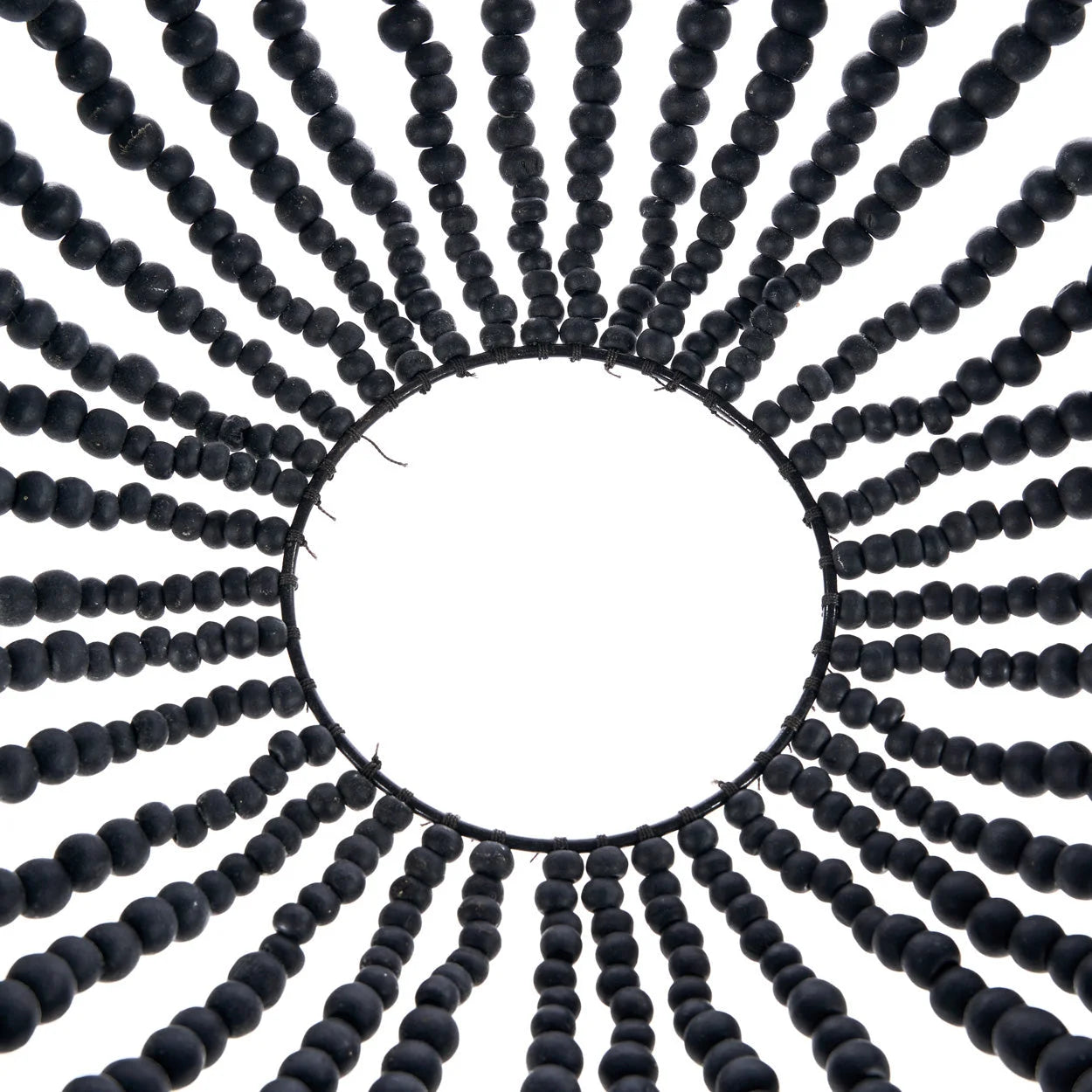 Lustre goutte en perles de bois noir ajouré Ø40 cm avec crochet métallique
