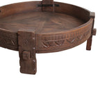 Plateau rond en bois recyclé brun 73x73x25 cm ciselé motifs géométriques feuilles