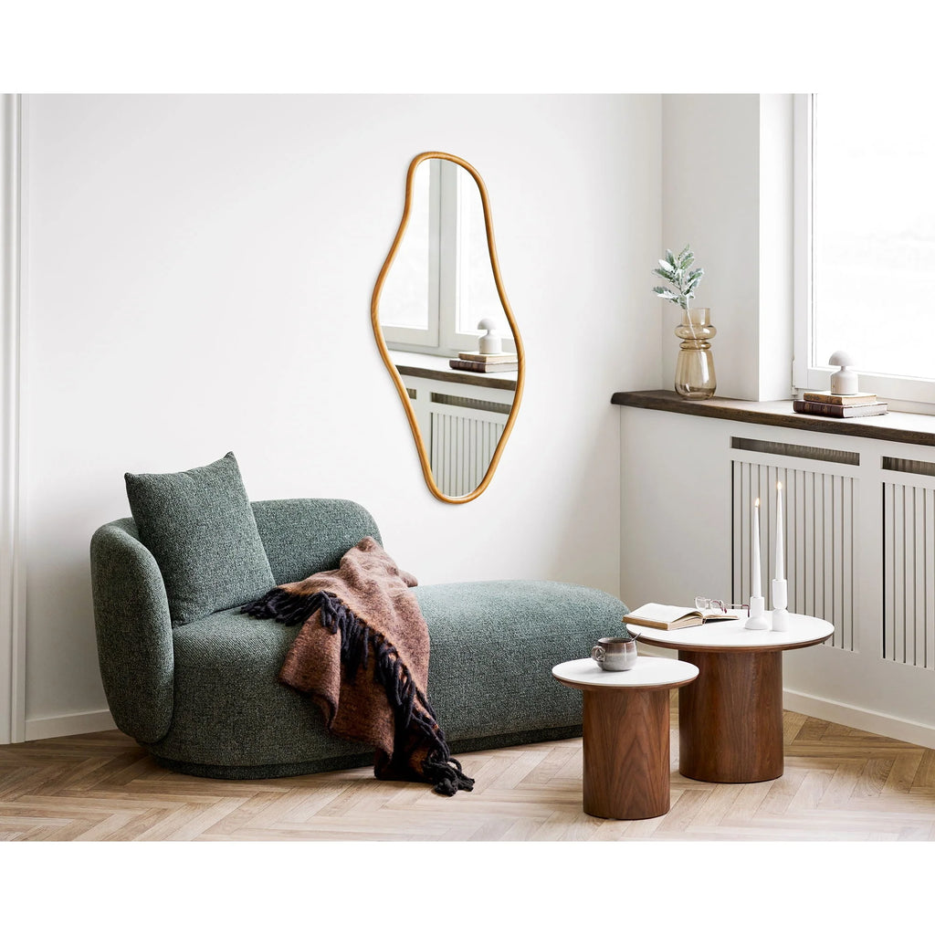 Chaise lounge verte texturée avec effet marbre blanc et bois noyer