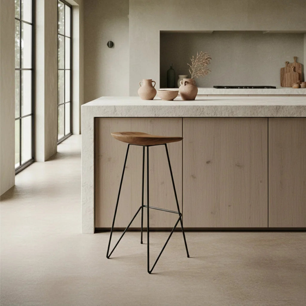 Tabouret de bar rond en teck massif et métal noir mat, H77 cm