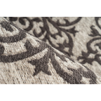 Tapis rectangulaire écru et gris à motifs damassés, roulé avec design orné