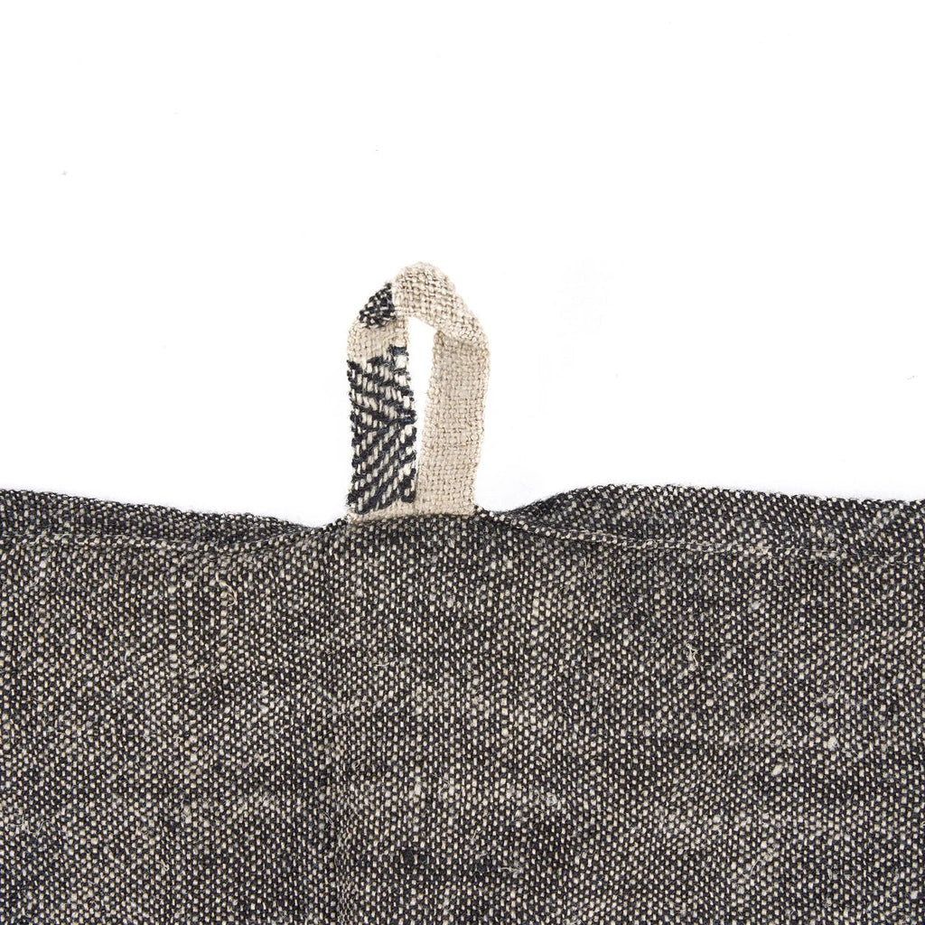 Torchon en lin naturel rayé noir et beige avec boucle d’accroche texturée