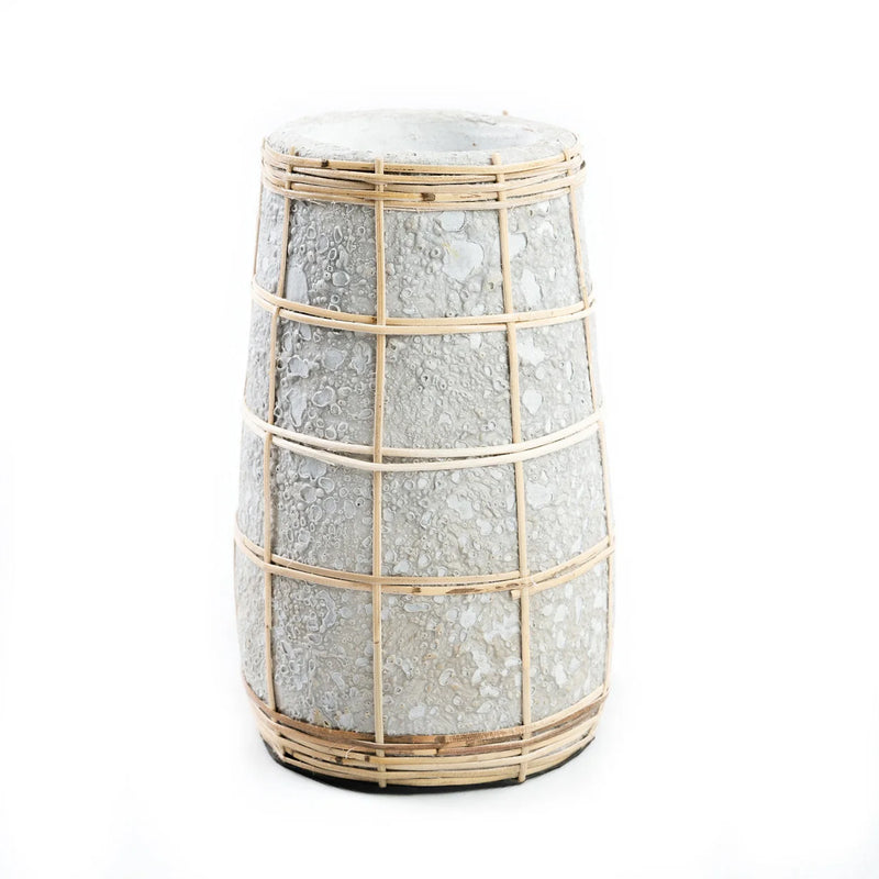 Konische Vase aus Terrakotta und Rattan in Betonoptik – H22 cm