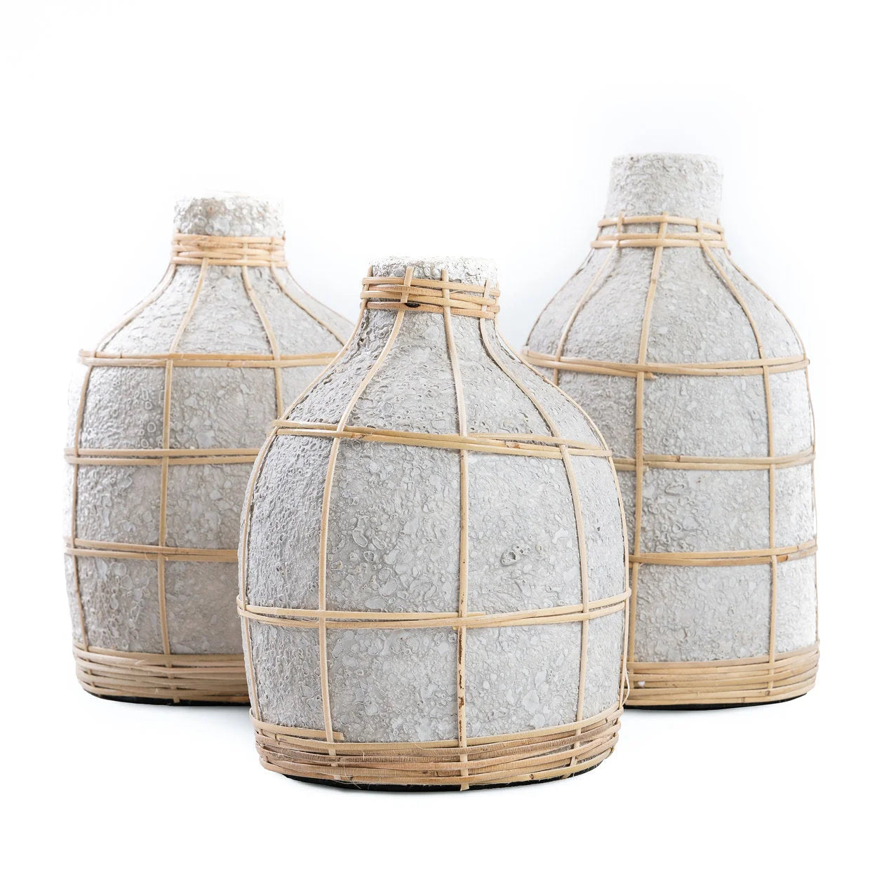 Vase rond en terre cuite et rotin 19 cm béton naturel