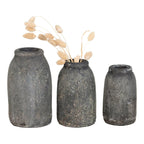 Vases déco en céramique effet pierre gris foncé avec herbe ornementale séchée
